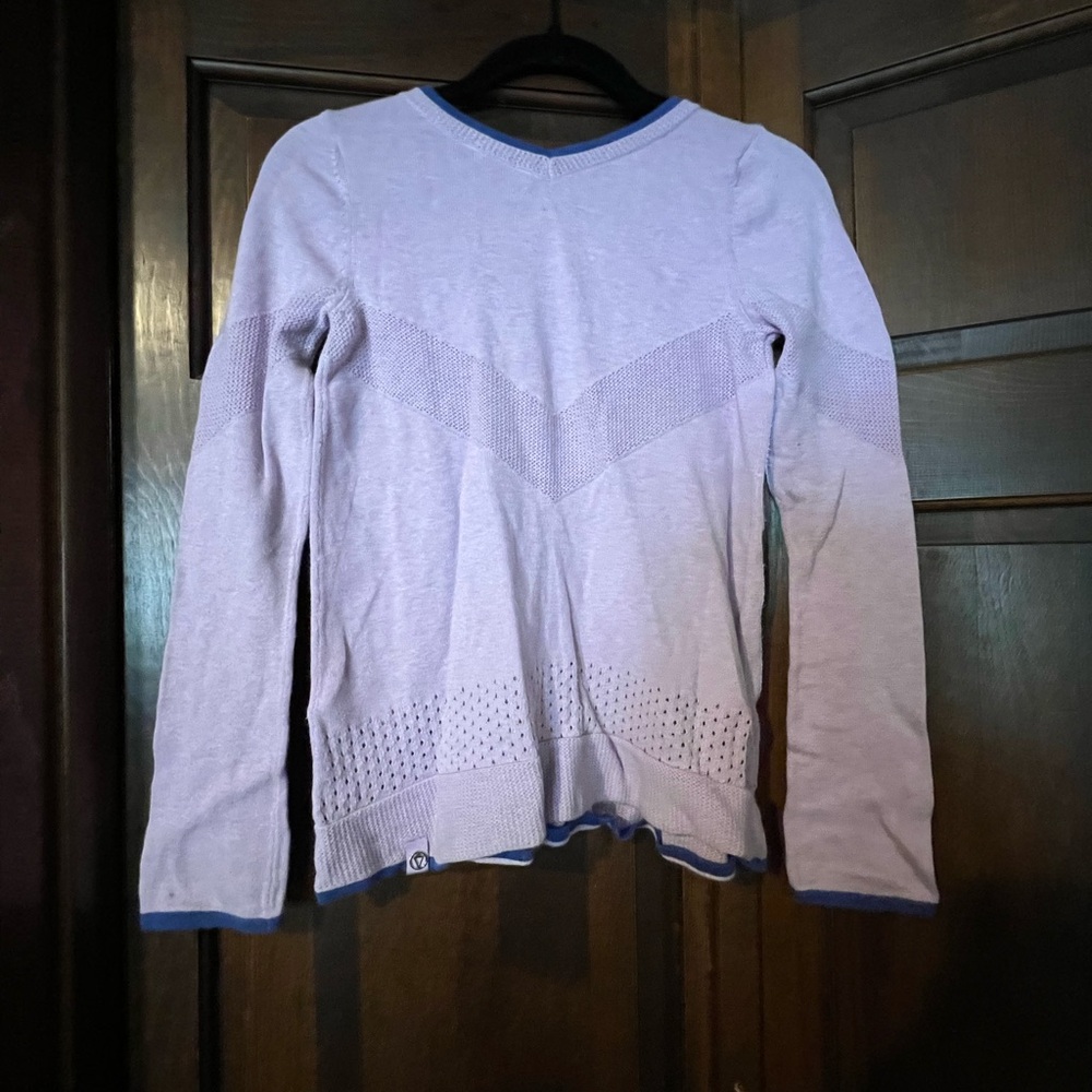 Girls iviva sweater size 12.
